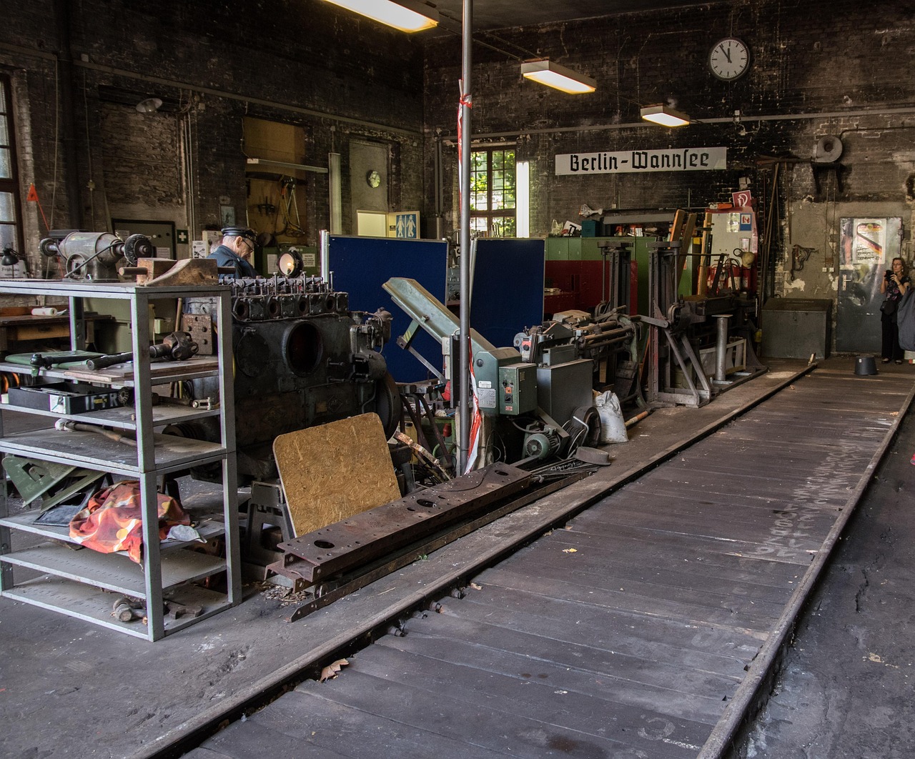 微信新老号买卖：酒店的代理平台